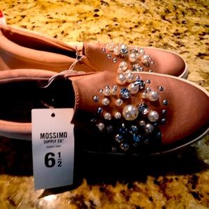 Mossimo  NWT 6 1/2